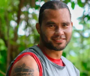 ¡Oficial! Gullit Peña deja a los Emiratos Árabes para unirse a una nueva liga exótica