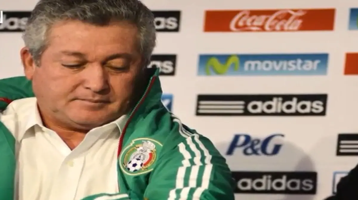 El entrenador mexicano y leyenda de Rayados, V&iacute;ctor Manuel Vucetich es uno de los t&eacute;cnicos que menos tiempo ha estado en la Selecci&oacute;n, ya que lleg&oacute; de emergencia luego de la destituci&oacute;n de 'Chepo' y solo estuvo al frente durante tres partidos en las eliminatorias del 2013, y aunque pod&iacute;a consolidarse, la urgencia de M&eacute;xico por clasificar al Mundial termin&oacute; con su breve paso.