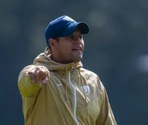 ¿Vestidor roto? Revelan por qué técnico de Pumas Femenil habría aventado a su jugadora