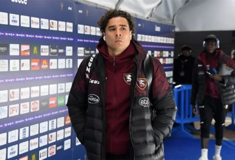 Guillermo Ochoa est&aacute; registrando buenas actuaciones en la porter&iacute;a del Salernitana.