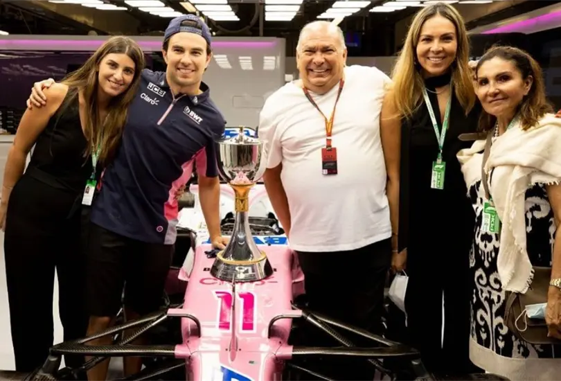 La familia de Checo P&eacute;rez siempre lo ha acompa&ntilde;ado en los momentos m&aacute;s importantes de su carrera, lo que lo llev&oacute; a triunfar en Red Bull.