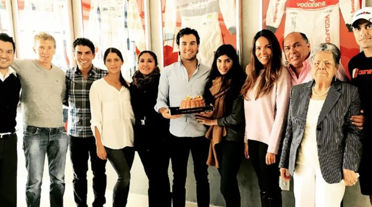 Sergio 'Checo' P&eacute;rez siempre que puede se re&uacute;ne con su familia, ya que pasa mucho tiempo alejado de ellos por las competencias. 