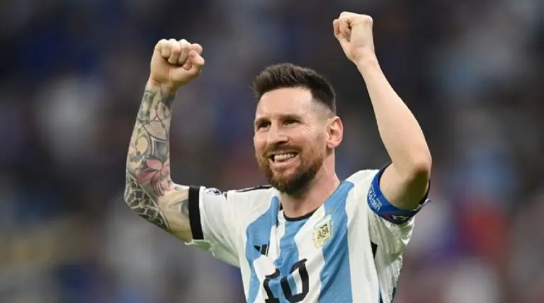 Lionel Messi celebra durante el Mundial de Qatar 2022 - @Argentina