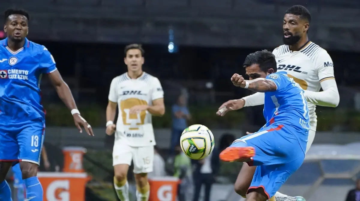Jesús Escoboza ingresó desde la banca para darle el triunfo a la 'Máquina Cementera', esto gracias a un golazo de volea que venció a Sebastián Sosa.