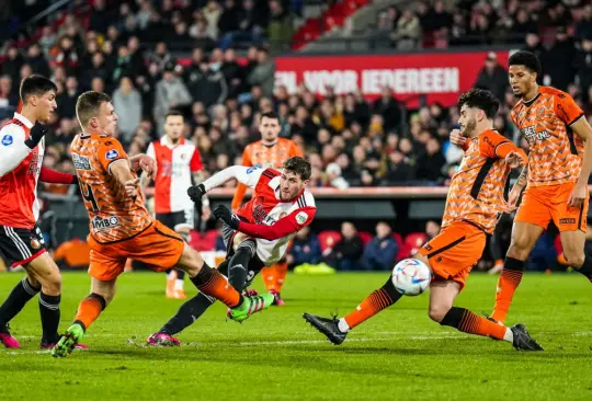 Santiago Giménez volvió a anotar en el triunfo del Feyenoord y se metió de lleno a la competencia por ser campeón de goleo de la Eredivisie.