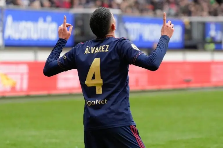 Edson Álvarez vive un gran momento en el Ajax - Twitter @AFCAjax