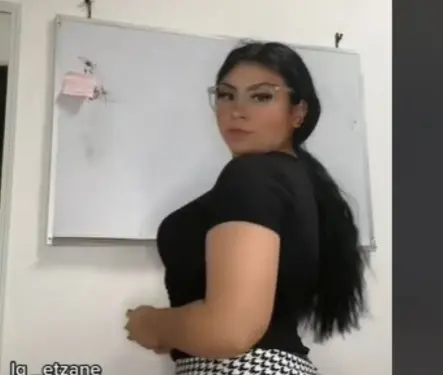 Maestra de Kínder ´balconea´ a papás que le mandan piropos por WhatsApp