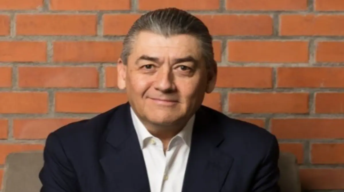 El equipo de Rayados de Monterrey es propiedad del Fomento Econ&oacute;mico Mexicano (FEMSA) empresa que es presidida por Jos&eacute; Antonio Fern&aacute;ndez Carbajal, que dentro de su grupo administra otras empresas con Coca Cola, Oxxo, Gamesa, etc. 