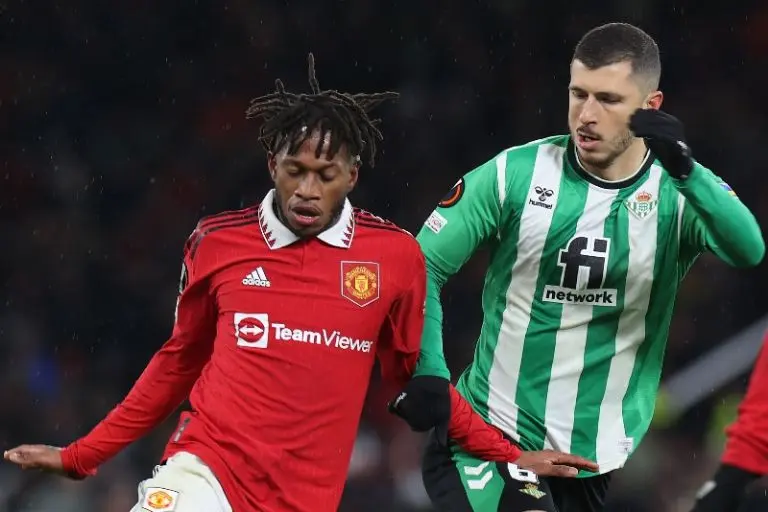 Real Betis necesita ganar por 4 goles o más para eliminar al Manchester United - Twitter @ManUtd_Es