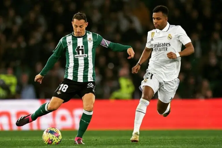 Andrés Guardado y el Real Betis perdieron 4-1 vs el Manchester United - Instagram @andresgua18