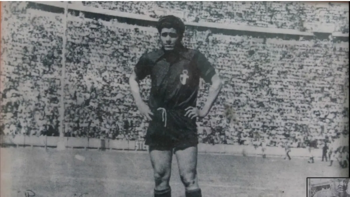 Pablo 'Pablotas' González fue otro de los delanteros de Chivas en los años 40, jugó el primer Clásico Nacional disputado en la historia donde anotó doblete, lo que lo llevó a convertir en siete ocasiones en total y se ubica en el quinto lugar del ranking.