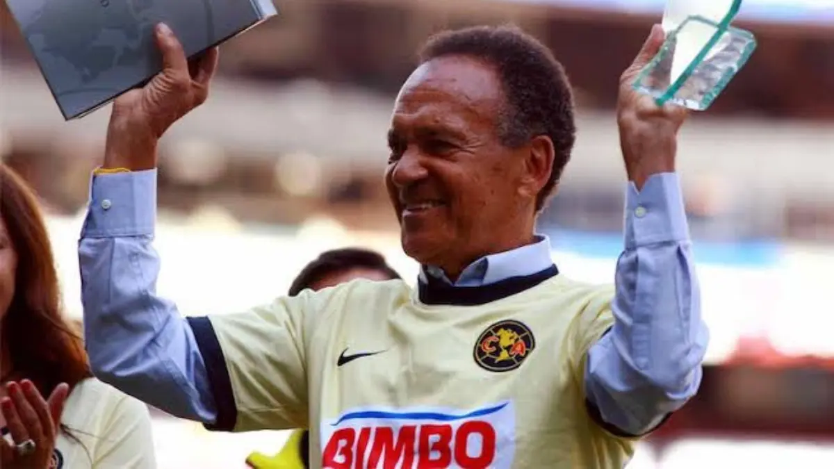 José Alves 'Zague' es uno de los futbolistas más importantes en la historia del América, pues es el extranjero que más veces anotó con 106 tantos, de los cuales fueron nueve ante las Chivas, lo que lo coloca empatado en el tercer puesto de la lista.