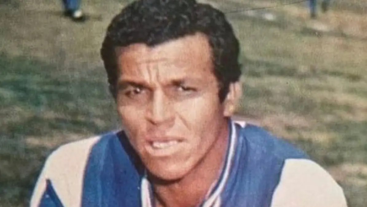 Francisco Moacyr jugó con el América en los años 60 donde ganó un título de liga antes de ir a Pachuca donde es ídolo, sin embargo, anotó en ocho ocasiones en el Clásico Nacional, lo que lo tiene empatado en el cuarto puesto del ranking.