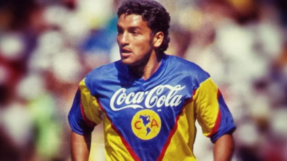 Gonzalo Farfán es considerado ídolo del América por sus actuaciones en los años 80 donde anotó en 72 ocasiones y seis de ellos fue ante las Chivas, lo que lo deja empatado en el sexto peldaño del ranking.