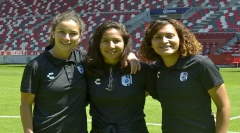 Berenice y otras jugadoras han tenido que salir de los Gallos Blancos debido a los problemas financieros. Instagram @bere_munoz29