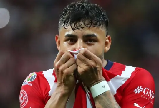 Alexis Vega publicó en sus redes sociales que NUNCA jugaría en América y los aficionados de las Chivas explotaron previo al Clásico Nacional.