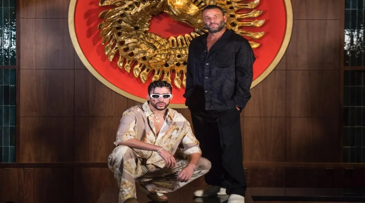 Gekko es un restaurante estilo steakhouse japonés creado en 2022 por dos socios: el empresario y dueño de discotecas y restaurantes en Miami, David Grutman; y el artista de Puerto Rico, Bad Bunny, quien se convirtió en copropietario luego de la salida de su último álbum el año pasado.