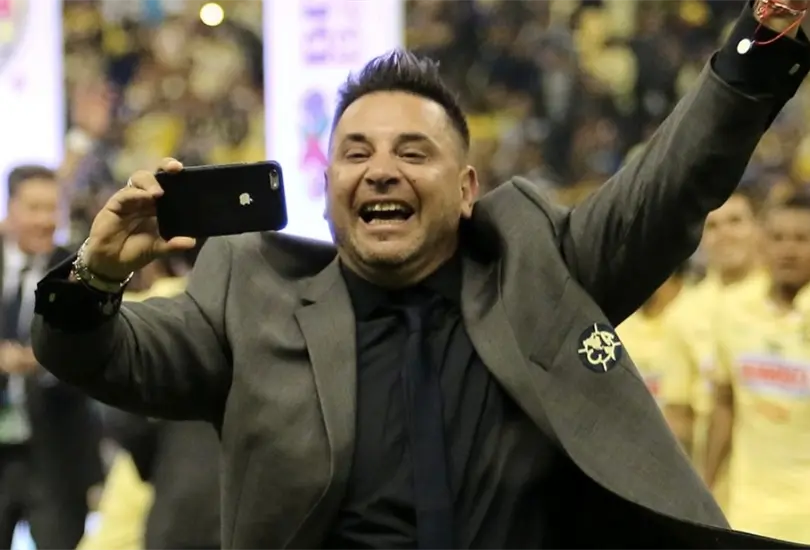 Antonio Turco Mohamed volver&aacute; a dirigir en la Liga MX, esta ocasi&oacute;n llega a Pumas donde aspira a un salario prometedor.