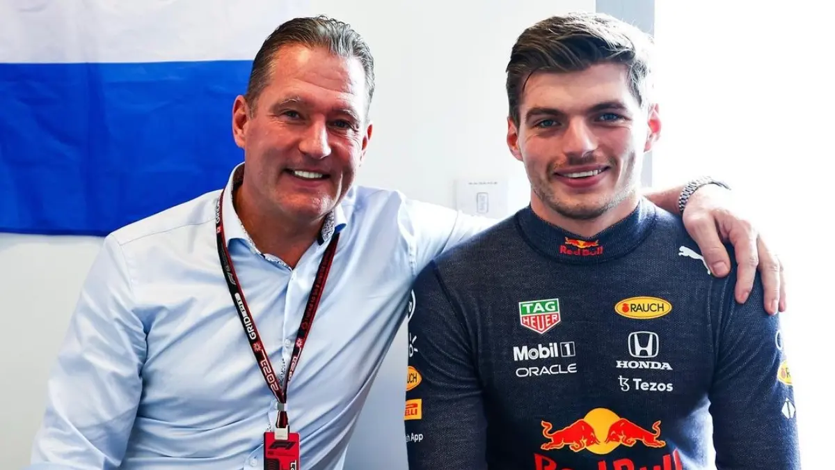 OTROS HERMANOS: Max Verstappen también tiene tres hermanos menores que nacieron entre 2014 y 2020, todos por parte de su papá de Jos con dos parejas diferentes. 