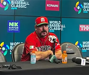 Benjam&iacute;n Gil, de guiar a M&eacute;xico a las semifinales a ser despedido por problemas con Tomateros