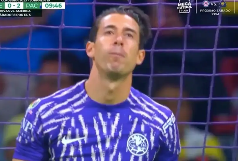 Óscar Jiménez ha sido abucheado por la afición del América tanto en redes sociales como en el Estadio Azteca. Óscar Jiménez ha sido abucheado por la afición del América tanto en redes sociales como en el Estadio Azteca.