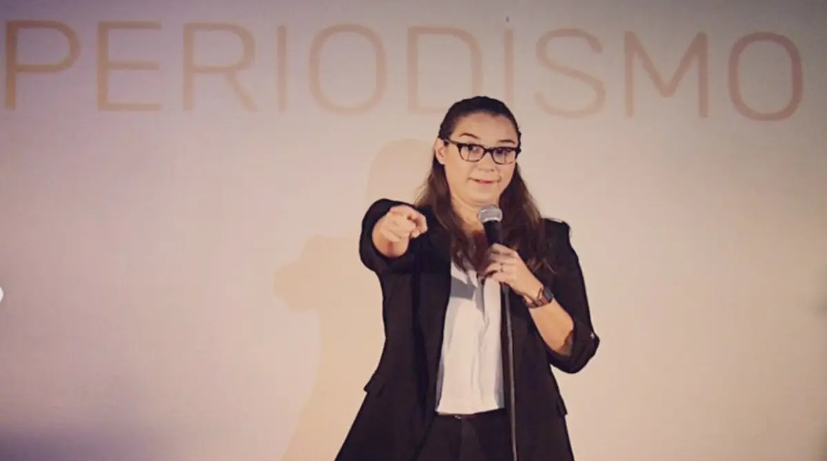 Majo Gonz&aacute;lez ha demostrado ser una apasionada del futbol y de la narraci&oacute;n de los partidos, ya que se dio a conocer en su faceta de comentarista desde las transmisiones por SKY y de ah&iacute; lleg&oacute; a TNT Sports para ser analista y comentarista de la Champions League, adem&aacute;s de la narraci&oacute;n de partidos en W Radio y es una de las m&aacute;s queridas por la afici&oacute;n mexicana debido a su sentido del humor.