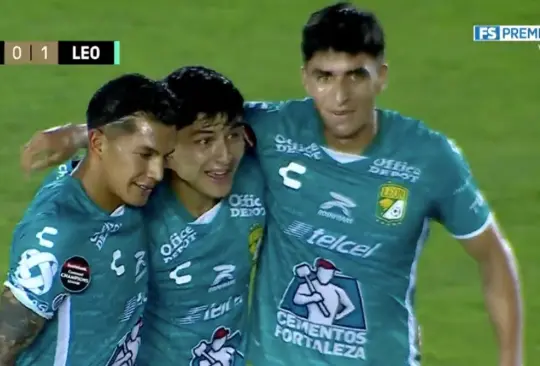 León celebró su victoria ante Tauro FC.