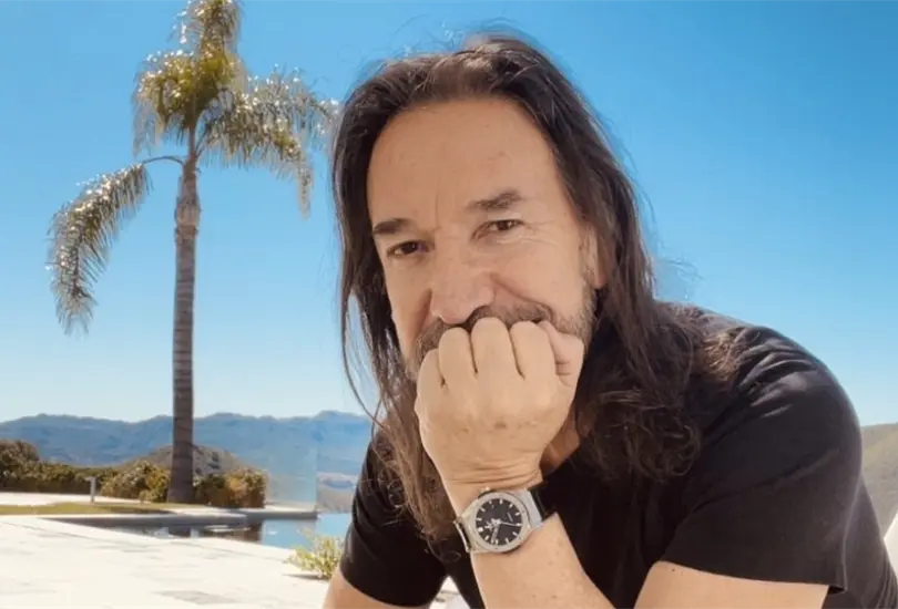 Marco Antonio Sol&iacute;s, el Buki, dej&oacute; ver uno de sus relojes a trav&eacute;s de redes sociales.