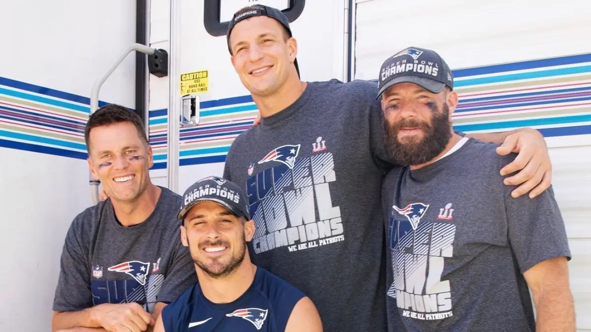 TOM BRADY: Hizo su debut como actor en 2003 en la película "Inseparablemente juntos", donde interpretó a un especialista de la computación; el film lo protagonizó su amigo, Matt Damon. Ha participado en otros largometrajes.