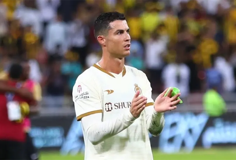 Cristiano Ronaldo no soport&oacute; la ca&iacute;da ante el Al Ittihad.