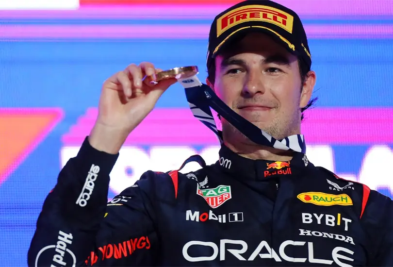 Checo P&eacute;rez disfruta de unas vacaciones debido al par&oacute;n de la F1 2023 en abril