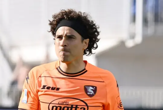 Tras estar peleando por el descenso en la Serie A, Guillermo Ochoa es culpado de generar problemas internas en la Salernitana.