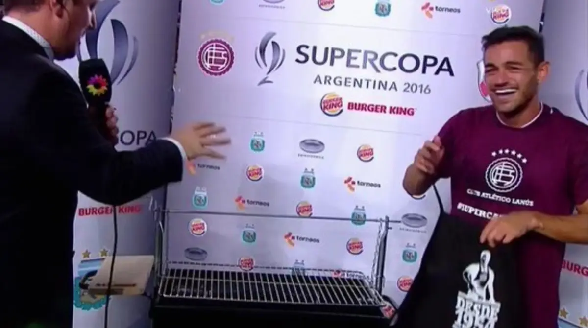 Otro de los casos peculiares que se dieron en la tierra 'albiceleste' fue el de una parrilla, mismo que fue otorgado durante la Final de la Supercopa Argentina 2016.