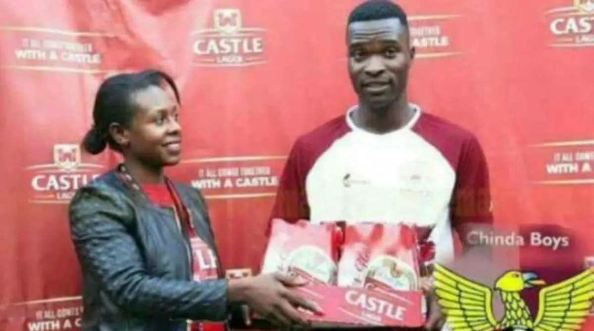En el futbol de Zimbabue el premio MVP corrió a cargo del patrocinador Castle Lager, una cervecera que otorgó un paquete de 24 botellas al hombre con mejor rendimiento en el partido.