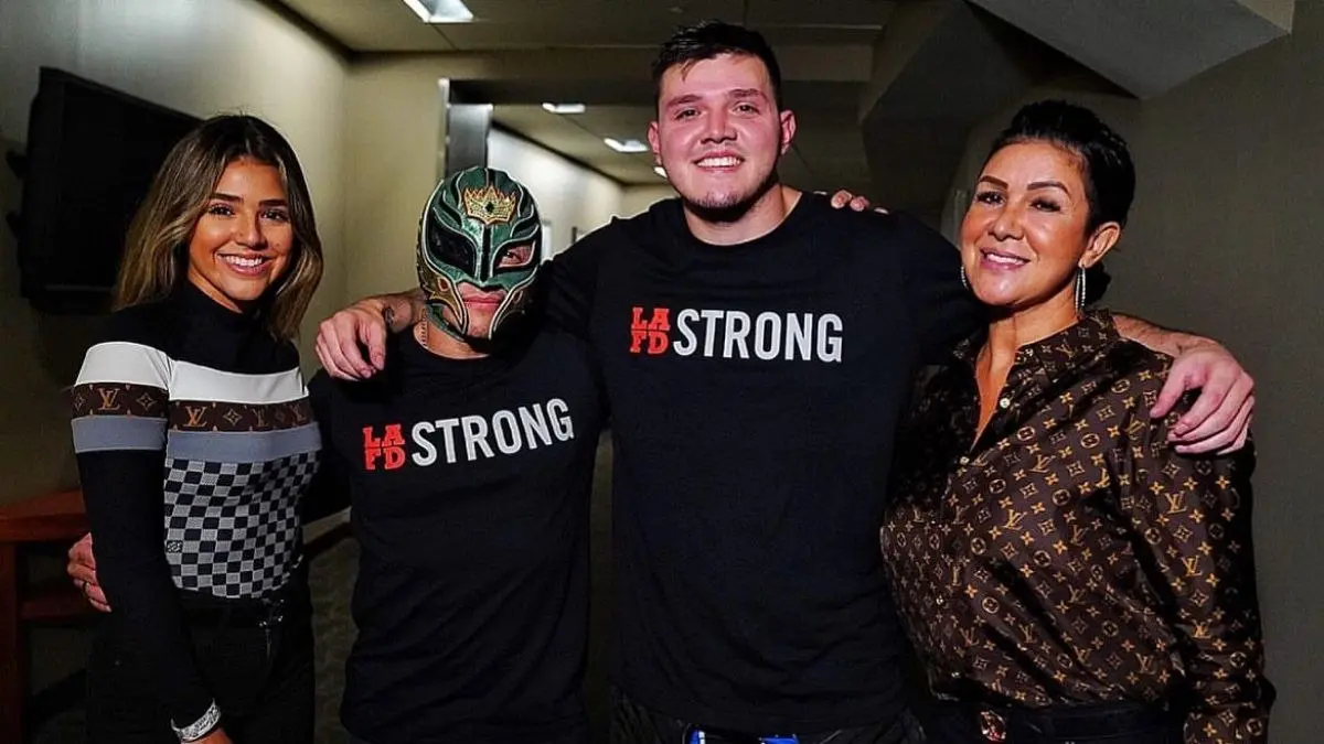 Ha sido vista acompañando a su padre en múltiples ocasiones en eventos de WWE.