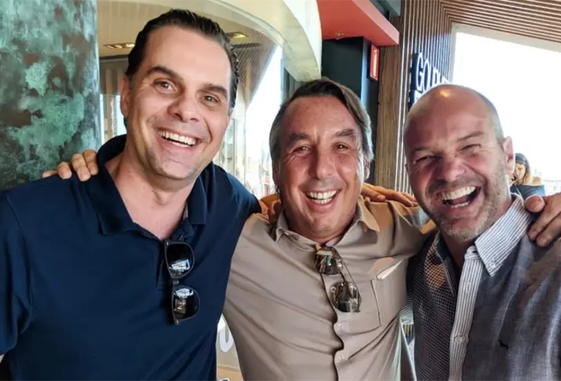 Con esta foto se inmortaliz&oacute; el encuentro entre los tres &iacute;conos de sus canales.