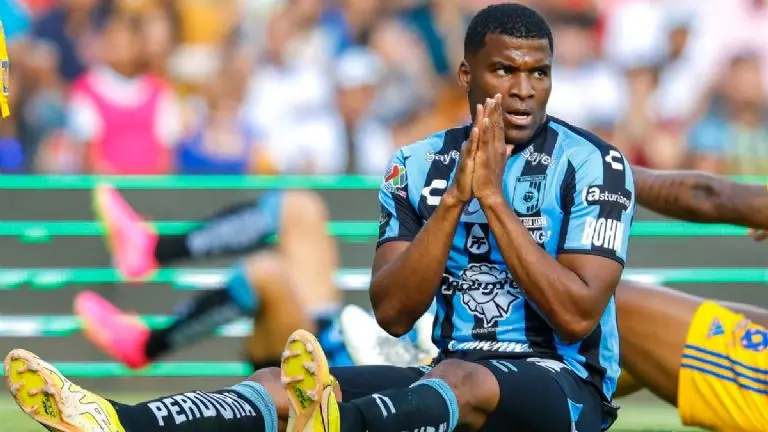 Querétaro tendrá que pagar la multa por descender en la Liga MX. Galería Referee