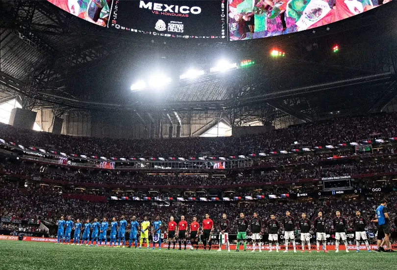 La Selecci&oacute;n Mexicana habr&iacute;a sido amenazada por Estados Unidos por el mal comportamiento de la afici&oacute;n