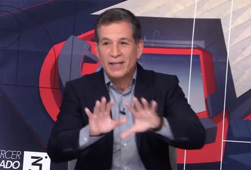 Javier Alarc&oacute;n ser&iacute;a el periodista que ocupar&aacute; el puesto de David Faitelson en ESPN, seg&uacute;n reportes desde la compa&ntilde;&iacute;a.