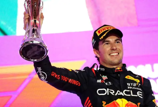 Checo Pérez recibió apoyo de una leyenda de la F1 en su pelea por ser campeón