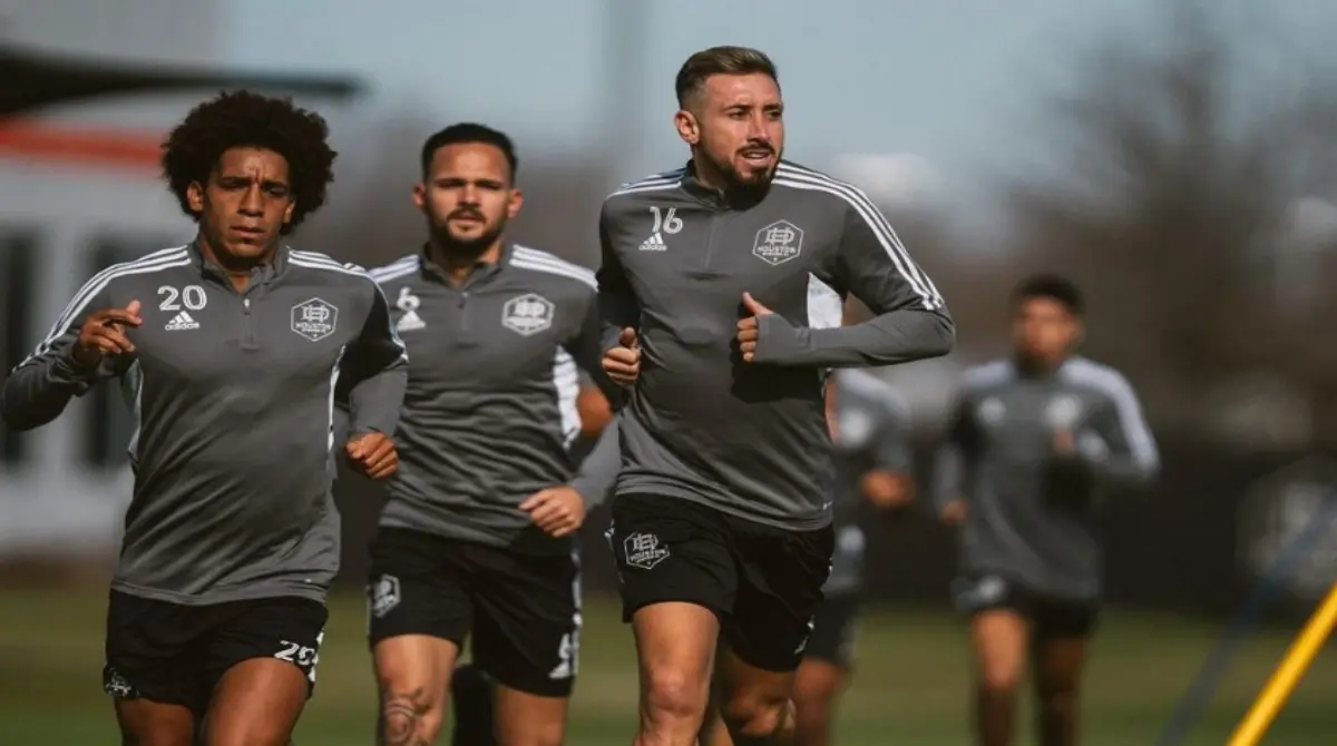 Su participaci&oacute;n en el cuadro madrile&ntilde;o fue inconsistente y pocas veces pudo ser titular, por lo que regres&oacute; al continente americano para jugar la etapa m&aacute;s madura de su carrera en la MLS con el Houston Dynamo, donde el centrocampista es pilar del conjunto y tambi&eacute;n su capit&aacute;n, adem&aacute;s de colaborar en anotaciones.