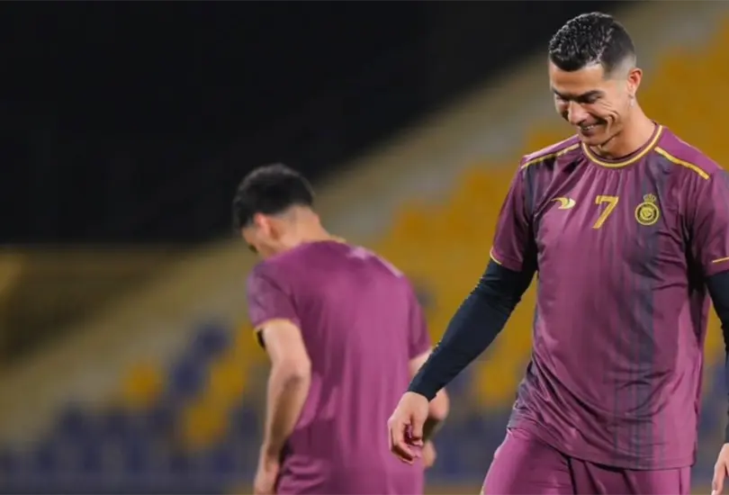 Aficionados en Arabia Saudita piden que Cristiano Ronaldo sea deportado de Arabia Saudita por una acci&oacute;n que tuvo con el Al-Nassr.