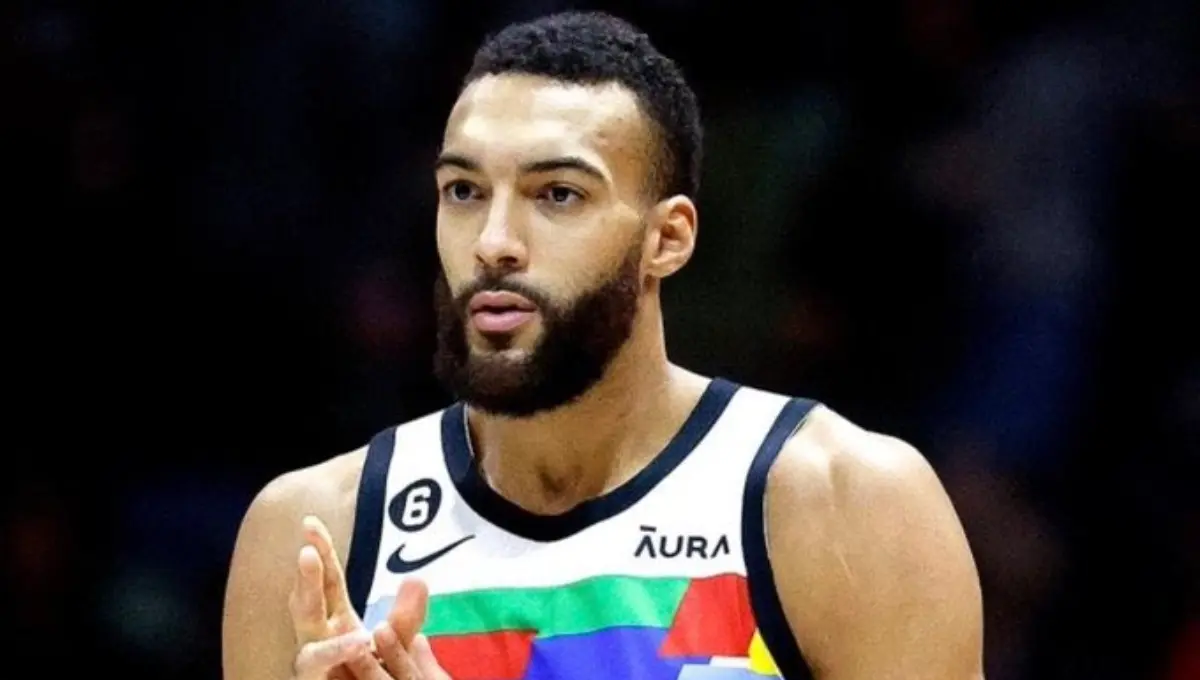 El francés experto en la defensa, Rudy Gobert, fue uno de los movimientos más improtantes en el último año, pues firmó con los Minnesotta Timberwolves para darle veteranía y experiencia a un grupo talentoso de jóvenes por un contrato de 38.1 millones de dólares.