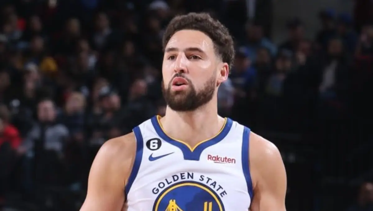 Klay Thompson es el socio preferido de Curry en los Golden State Warriors debido a su efectividad en los tiros de larga distancia, que se ha visto reflejado en diferentes títulos, que le provocan ganar 40.6 millones de dólares por año.