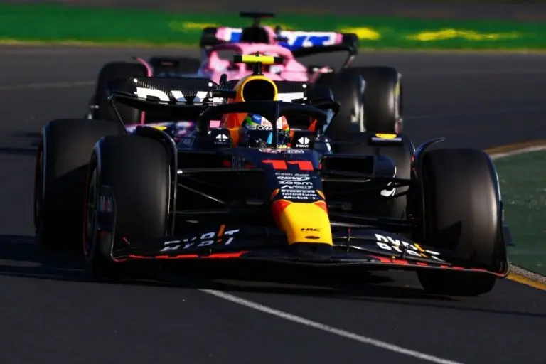 Checo tuvo 15 rebases en el GP de Australia. Galería Referee