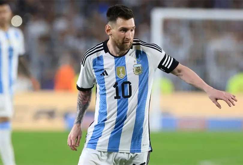 Un programa de inteligencia artificial revel&oacute; su 11 ideal de la historia de futboi, &iquest;estar&aacute; Lionel Messi?
