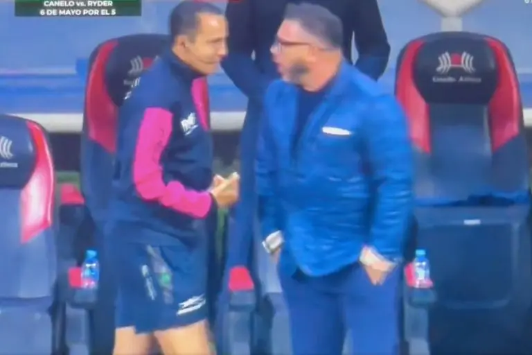 Turco Mohamed fue expulsado por sus reclamos en el América vs Pumas - Captura de pantalla