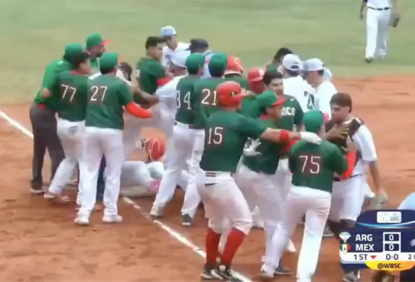 Un partido de softbol entre México y Argentina terminó con una bronca Un partido de softbol entre México y Argentina terminó con una bronca