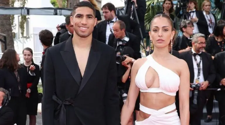 Achraf Hakimi e Hiba Abouk en una alfombra roja - @achrafhakimi