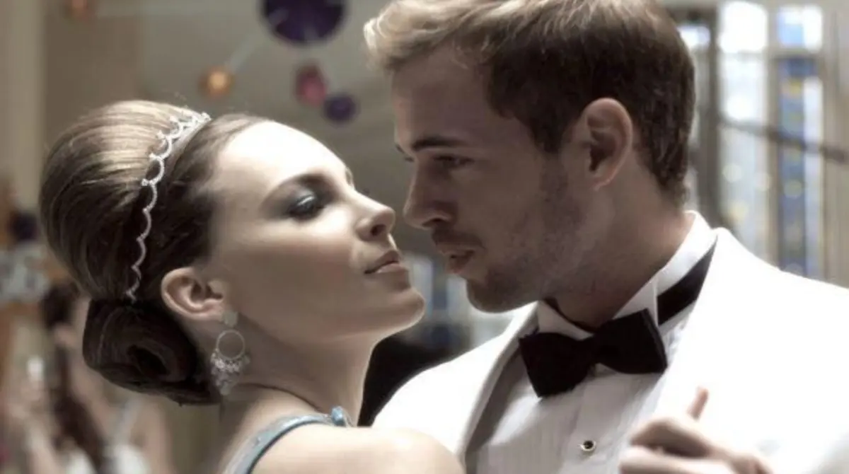 Mientras trabajaba en su desarrollo musical, la también actriz se dio el tiempo para regresar a las telenovelas y fue en Camaleones donde se le vio otra vez en la pantalla.